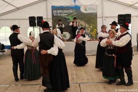 V Snoviku je potekala 5. tradicionalna prireditev z naslovom Cvetoča jesen  (43)
